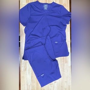 Cherokee women’s scrub set